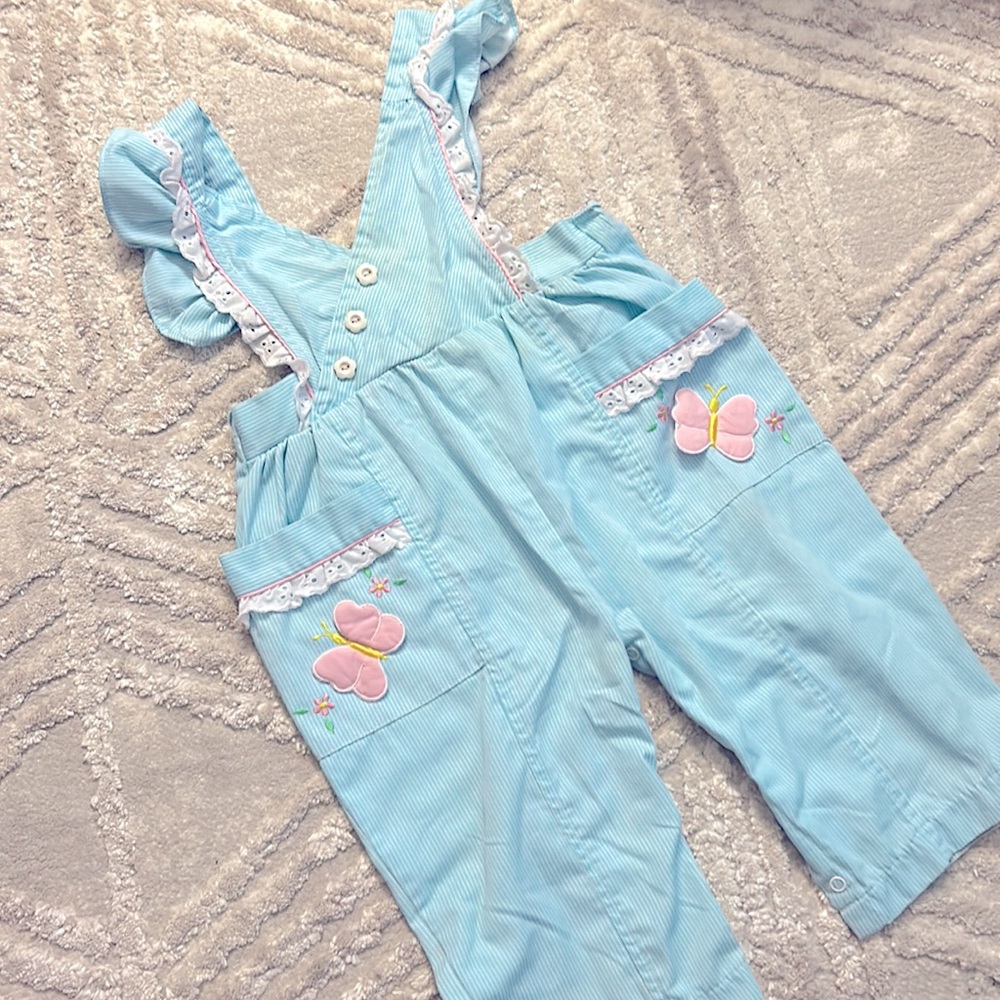 Vintage 1980’s Jumper with Floral Buttons, Eyelet Trim Butterfly